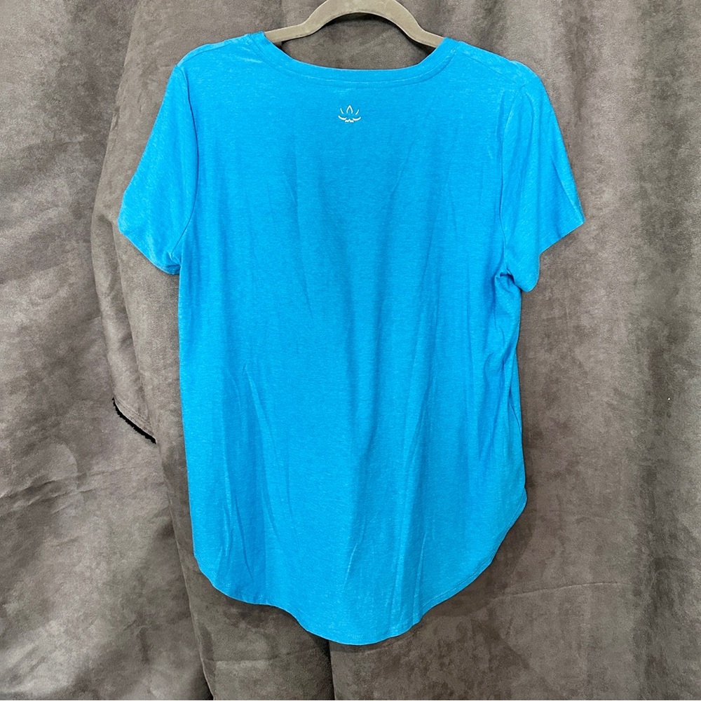 ❌ SOLD - BEYOND YOGA Featherweight On The Down Low Tee Cali Blue (M) - Picture 7 of 11